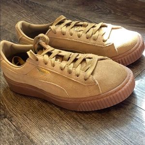 tan puma platform sneakers
